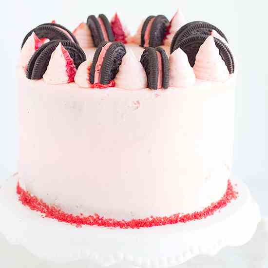 Peppermint Oreo Crunch Cake