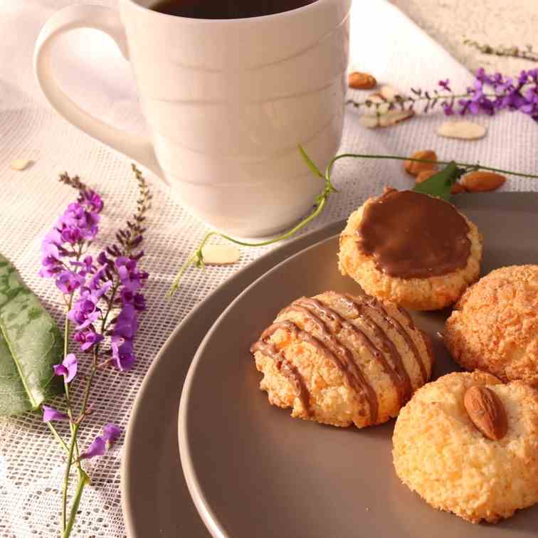 Chewy Coconut Macaroons