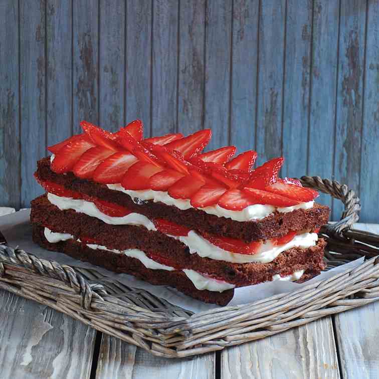 Chocolate strawberry cake