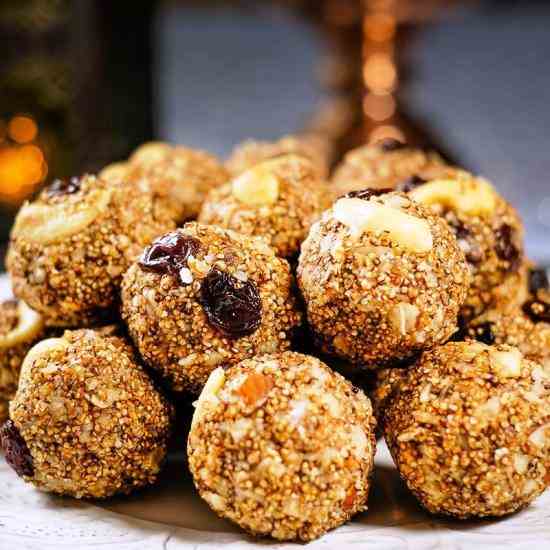 Amaranth Energy Balls with Dates 