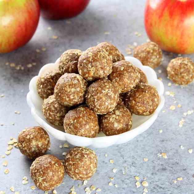 Apple Crisp Energy Bites