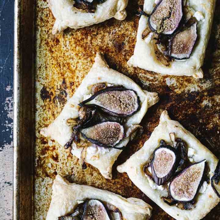 Onion Feta - Fig Tarts 