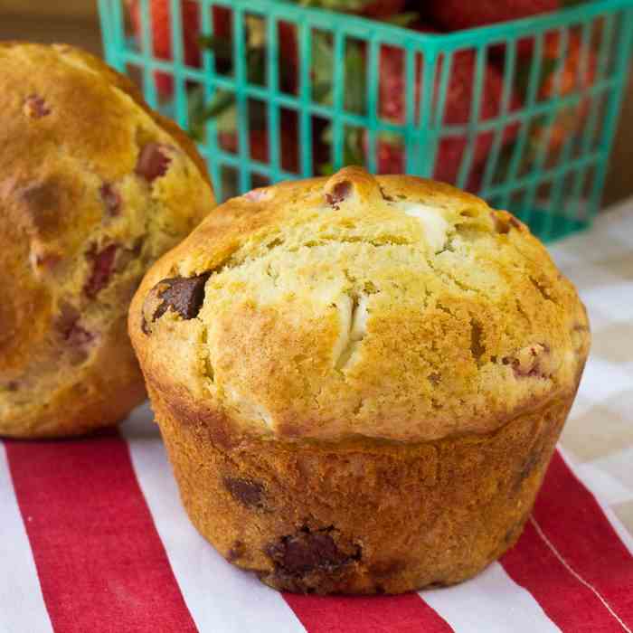 Strawberry Cheesecake Muffins