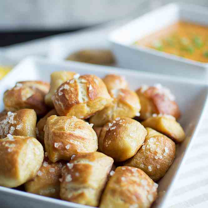 Pretzel Bites with a Warm Cheesy Dipping S