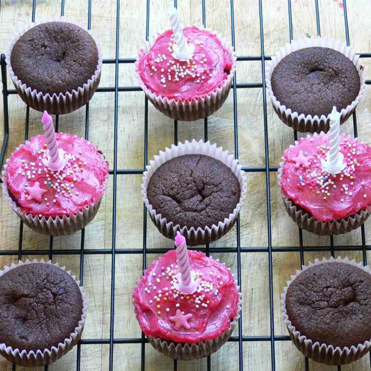 Chocolate financier cupcakes