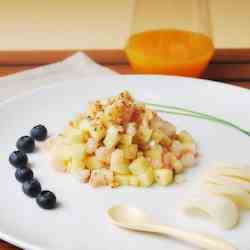 Shrimp salad with apple and cranberry vina