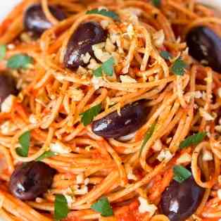 Easy tomato sauce pasta