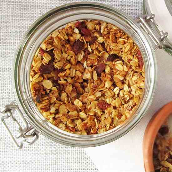 Homemade Almond Cranberry Granola Recipe