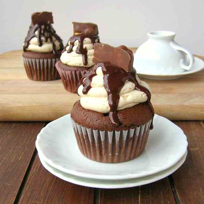 Candy Bar Cupcakes