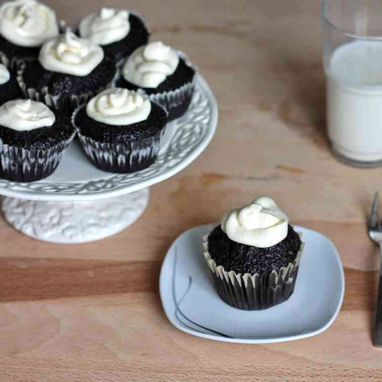 Devil's Food Cake Cupcake  