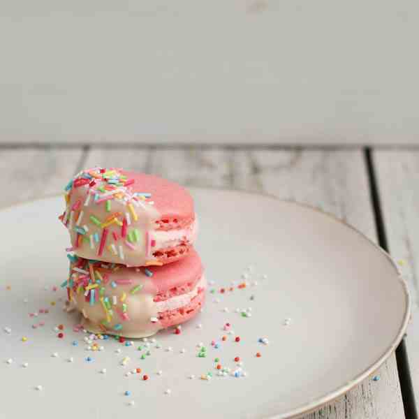 Dipped Macaroons with Red Berries Buttercr