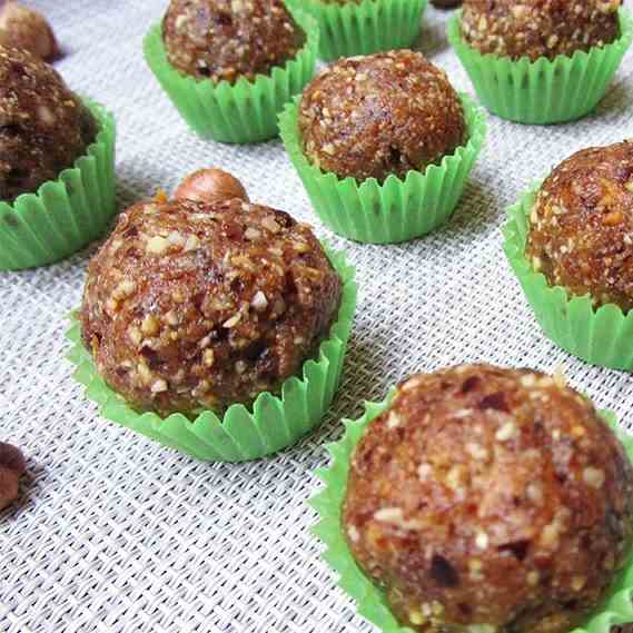 Vegan Hazelnut Sugar-Free Energy Balls