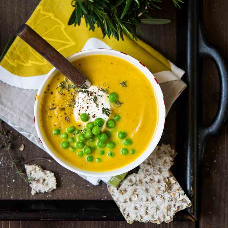 Cream of peas and carrots soup