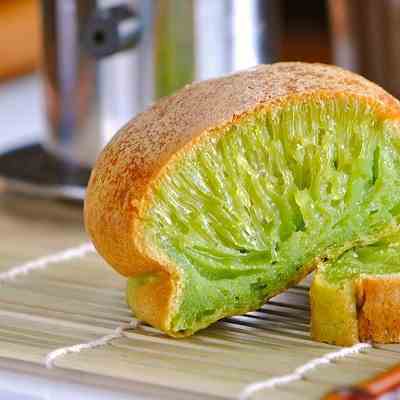 Vietnamese honeycomb cake