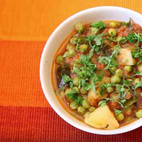 HOW TO MAKE Sindhi Aloo Mutter