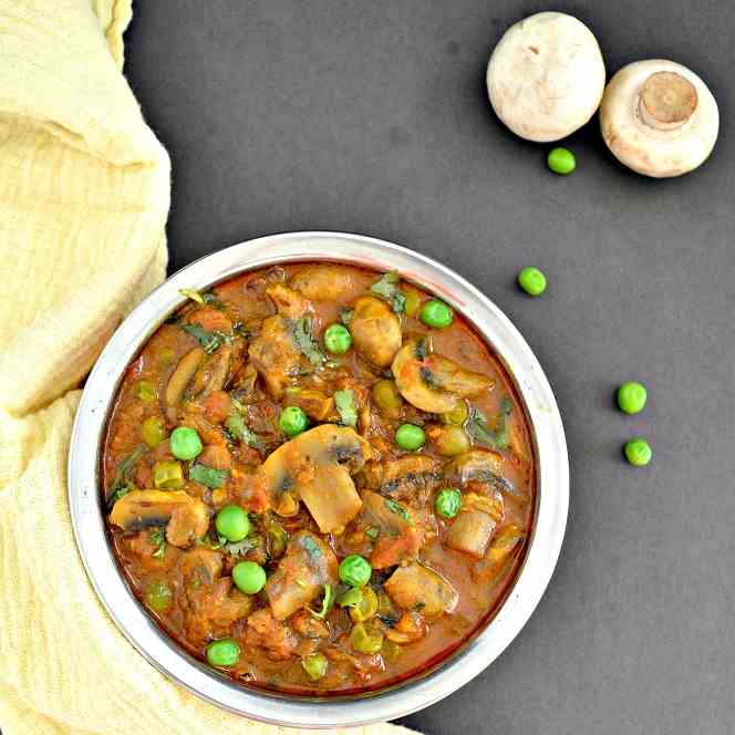 Mushroom & Green Peas Curry