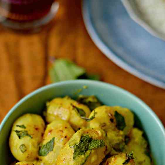 Baby potatoes in Yoghurt sauce