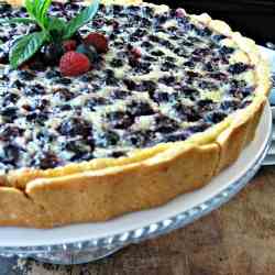 Fresh Berry Tart with Crème Fraîche