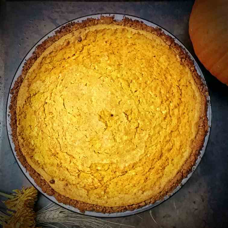 PUMPKIN PIE WITH GRAHAM CRACKER CRUST