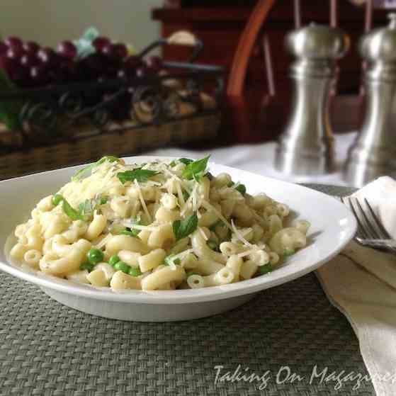 Pasta in Garlic-Almond Sauce