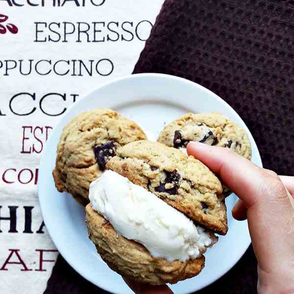 Ice cream cookie sandwich