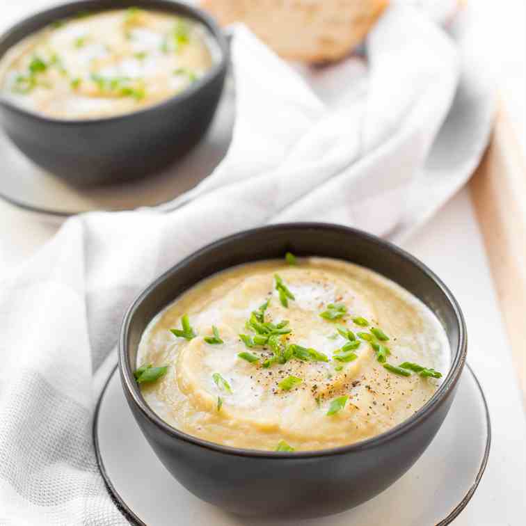 Skinny Creamy Artichoke Soup