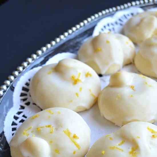 Italian Lemon Knot Cookies