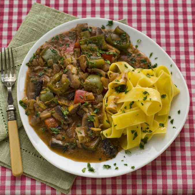 leek, mushroom and pepper stroganoff 