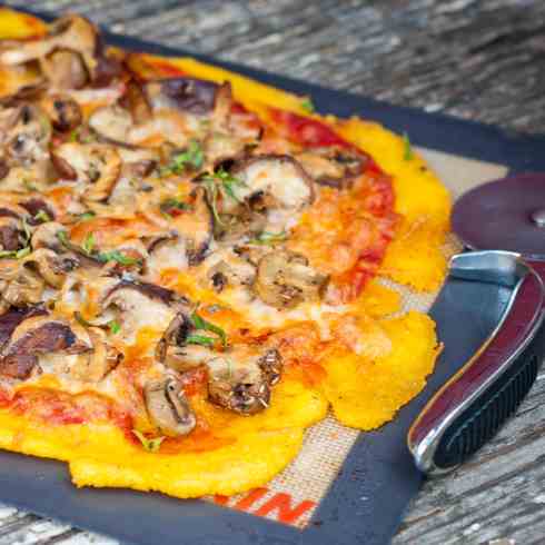Polenta pizza with mushrooms