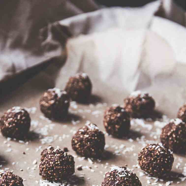 No-Bake Coconut Quinoa Crunch Cookies