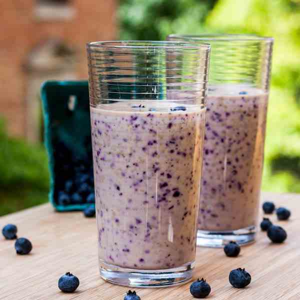 Blueberry Banana Yogurt Smoothie