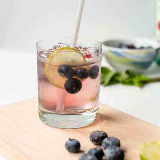 Blueberry mojito