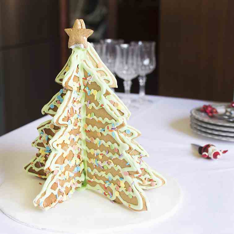 3D Gingerbread Christmas Tree Centerpiece