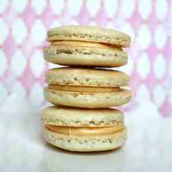 Vanilla Bean Macarons with Dulce de Leche