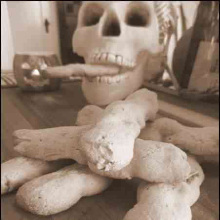 Ossi di Morti (Bones of the Dead cookies)