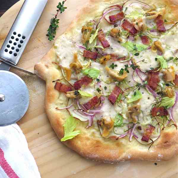 New England Clam Chowda Pizza