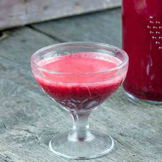 Beetroot, apple and carrot juice