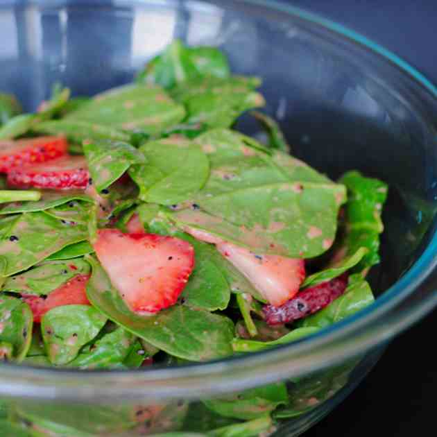 Spinach Salad with Strawberry Dressing