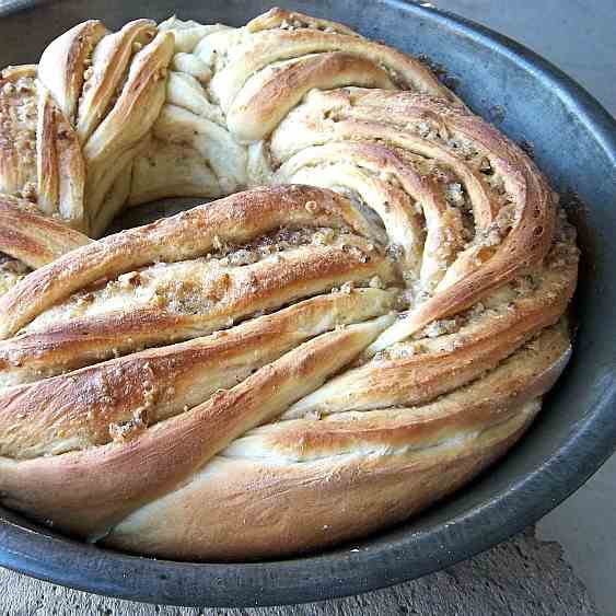 Maple Pecan Breakfast Ring