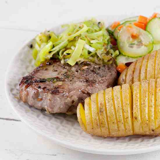 Lamb shank with hasselback potatoes