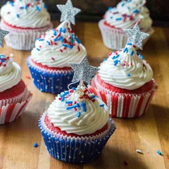 Red White and Blue Patriotic Cupcakes 