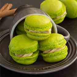 Fleur de Sel Caramel Apple Macarons