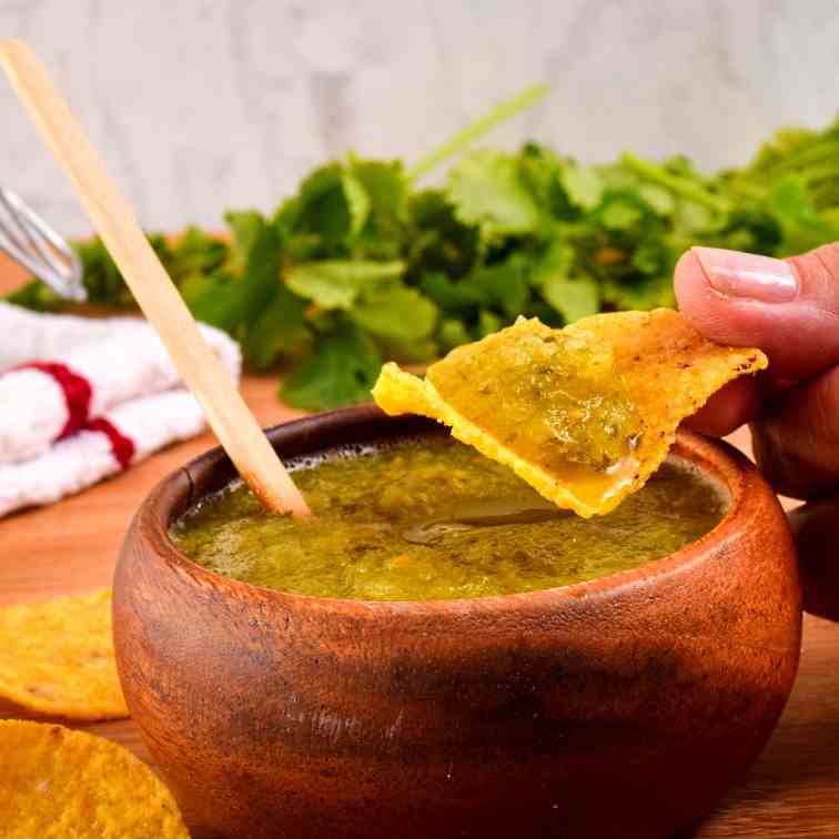 How to Make Tomatillo Salsa