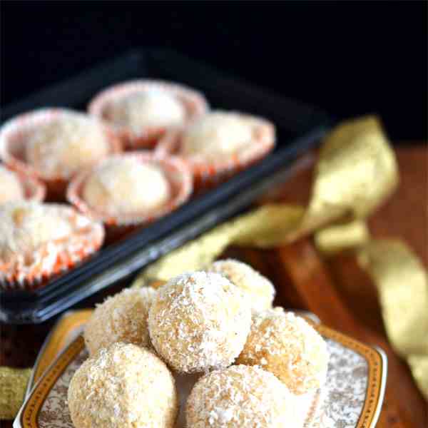 Rava (Sooji) Ladoo