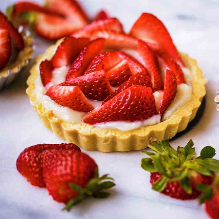 Fruit Tart with Sugar Cookie Crust