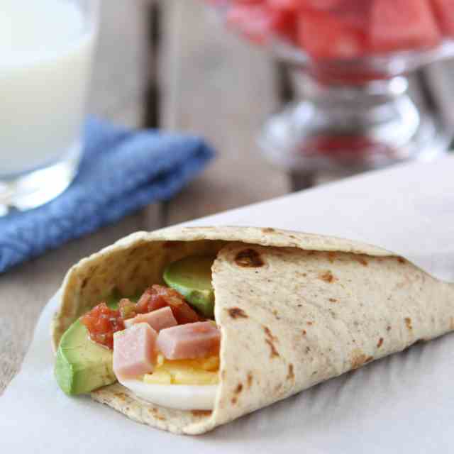 Make-Ahead Egg Wrap w/Avocado, Ham & Salsa