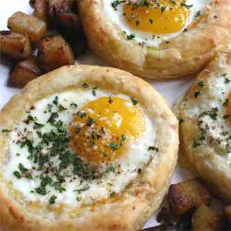 Baked Eggs on Puff Pastry Plates.