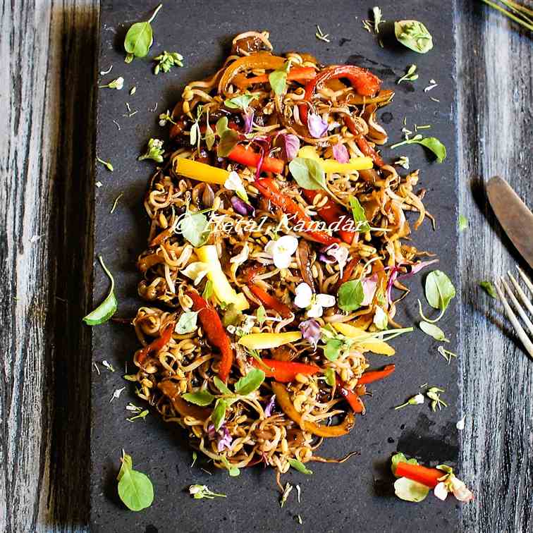 Chinese bell pepper sprout salad