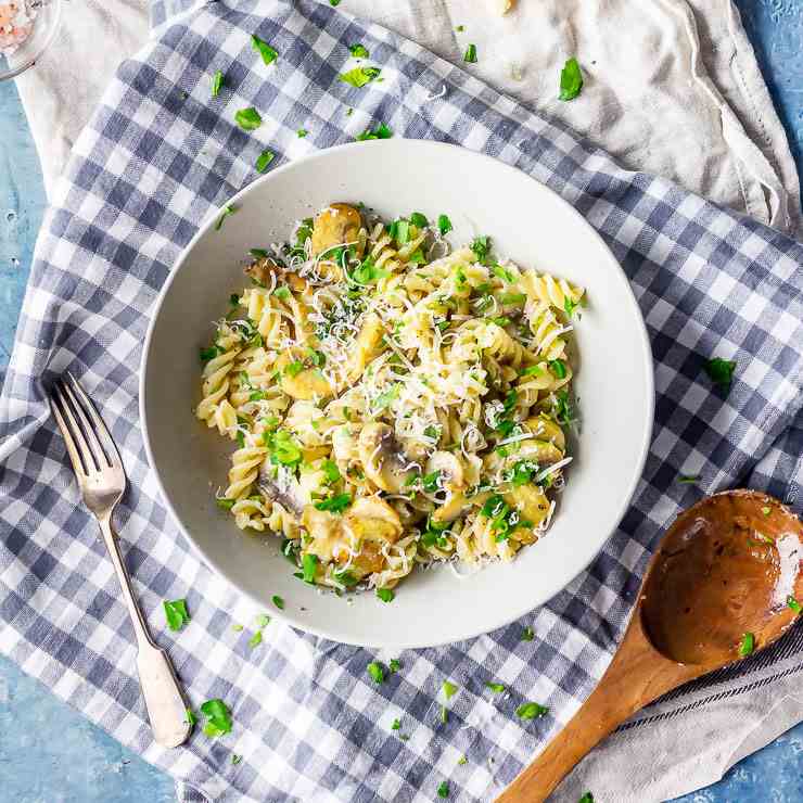 Five Ingredient Garlic Mushroom Pasta