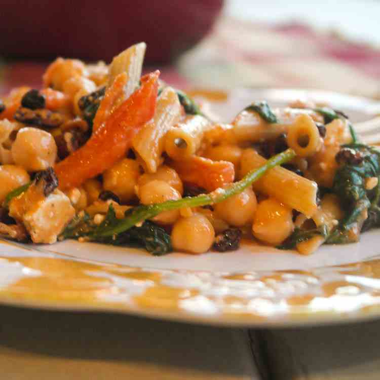 Pasta With Kale, Garbanzos, & Bleu Cheese